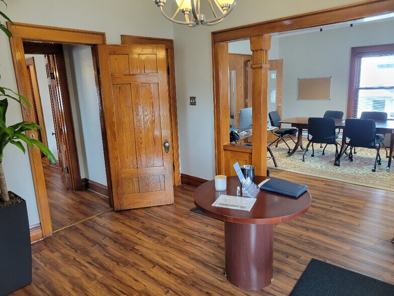 117 W Willow Ave, Wheaton, IL à louer - Photo intérieure – Image 3 sur 13