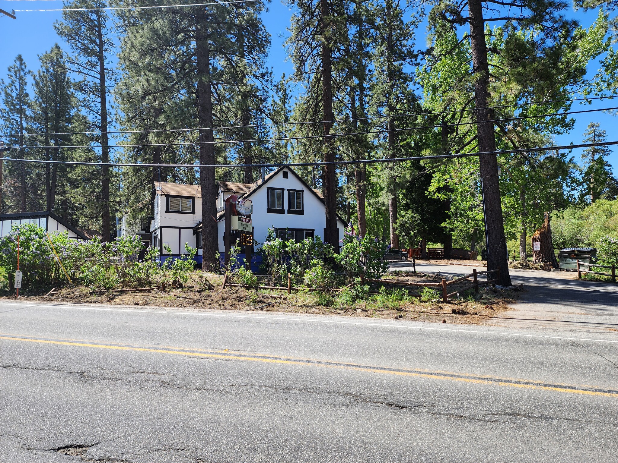 39921 Big Bear Blvd, Big Bear Lake, CA à vendre Photo principale– Image 1 sur 33