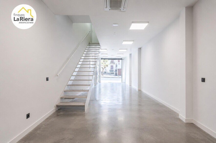 Immeuble residentiel dans Arenys de Mar, Barcelona à vendre - Photo de l’immeuble – Image 1 sur 13