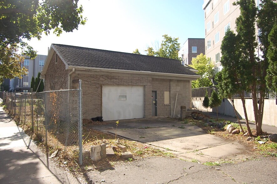 2530 Essex St SE, Minneapolis, MN à vendre - Photo de l’immeuble – Image 3 sur 4