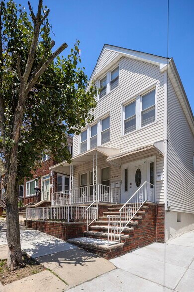 1002 74th St, North Bergen, NJ à vendre - Photo de l’immeuble – Image 2 sur 13