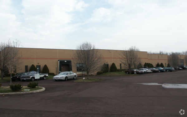 1560 Industry Rd, Hatfield, PA à vendre Photo principale– Image 1 sur 4