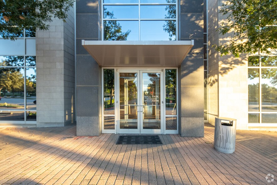 2600 Network Blvd, Frisco, TX à louer - Photo de l’immeuble – Image 2 sur 14