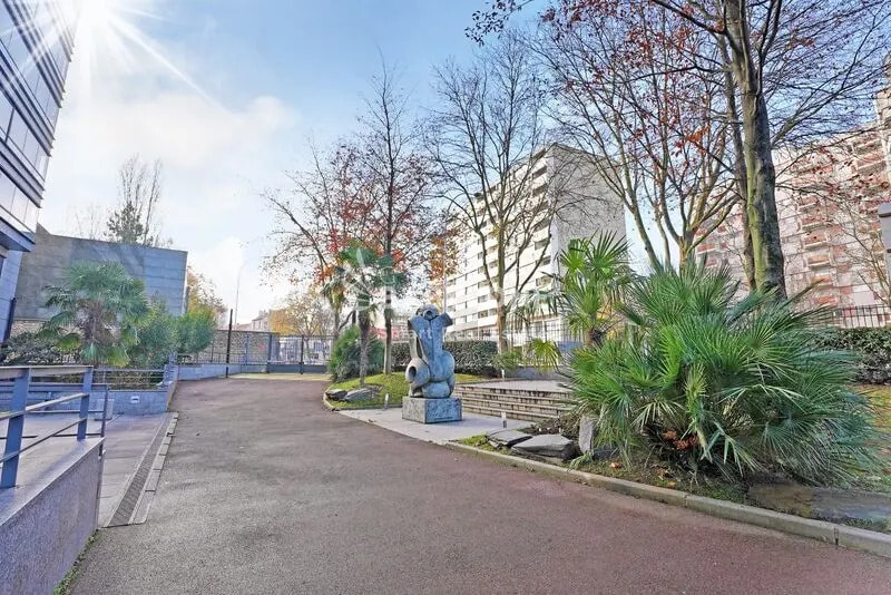 Bureau dans Montrouge à vendre - Photo de l’immeuble – Image 3 sur 12