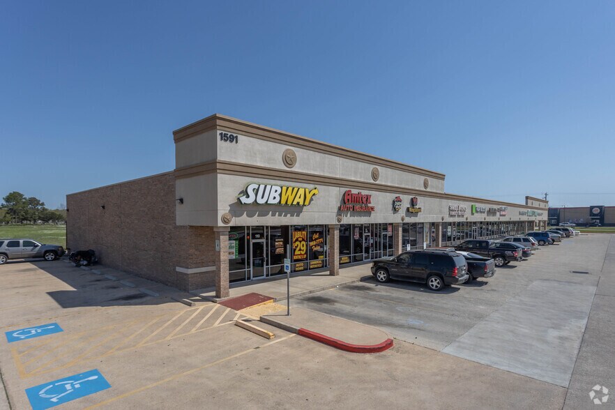 1591 E Hwy 6, Alvin, TX à vendre - Photo de l’immeuble – Image 2 sur 19