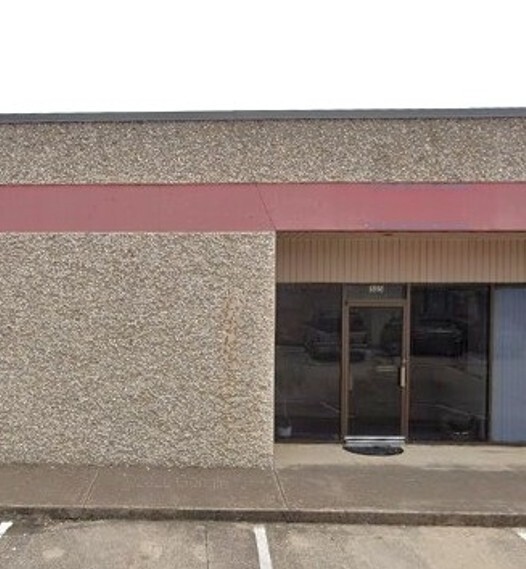 2100 S Great Southwest Pky, Grand Prairie, TX à louer Photo de l’immeuble– Image 1 sur 3