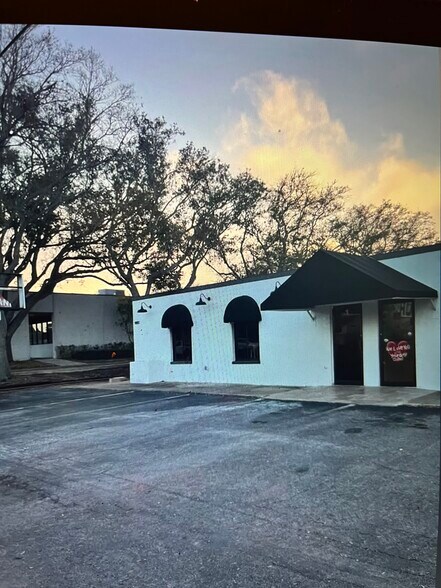 2058 Bayshore Blvd, Dunedin, FL à vendre - Photo de l’immeuble – Image 3 sur 8