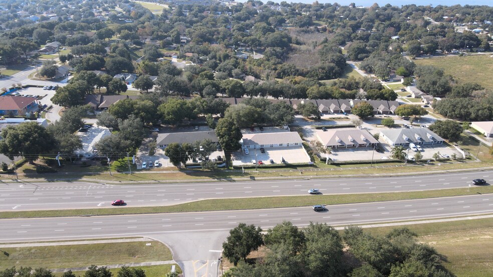301 Frontage Rd, Clermont, FL à louer - Photo de l’immeuble – Image 3 sur 11