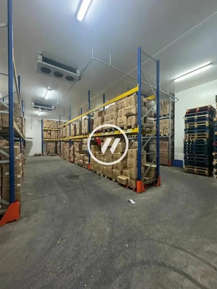 Industriel/Logistique dans Sarcelles à louer - Photo de l’immeuble – Image 3 sur 12