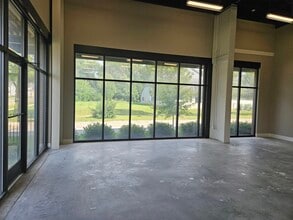 1005 Clancy Ave NE, Grand Rapids, MI à louer Photo de l’immeuble– Image 2 sur 8