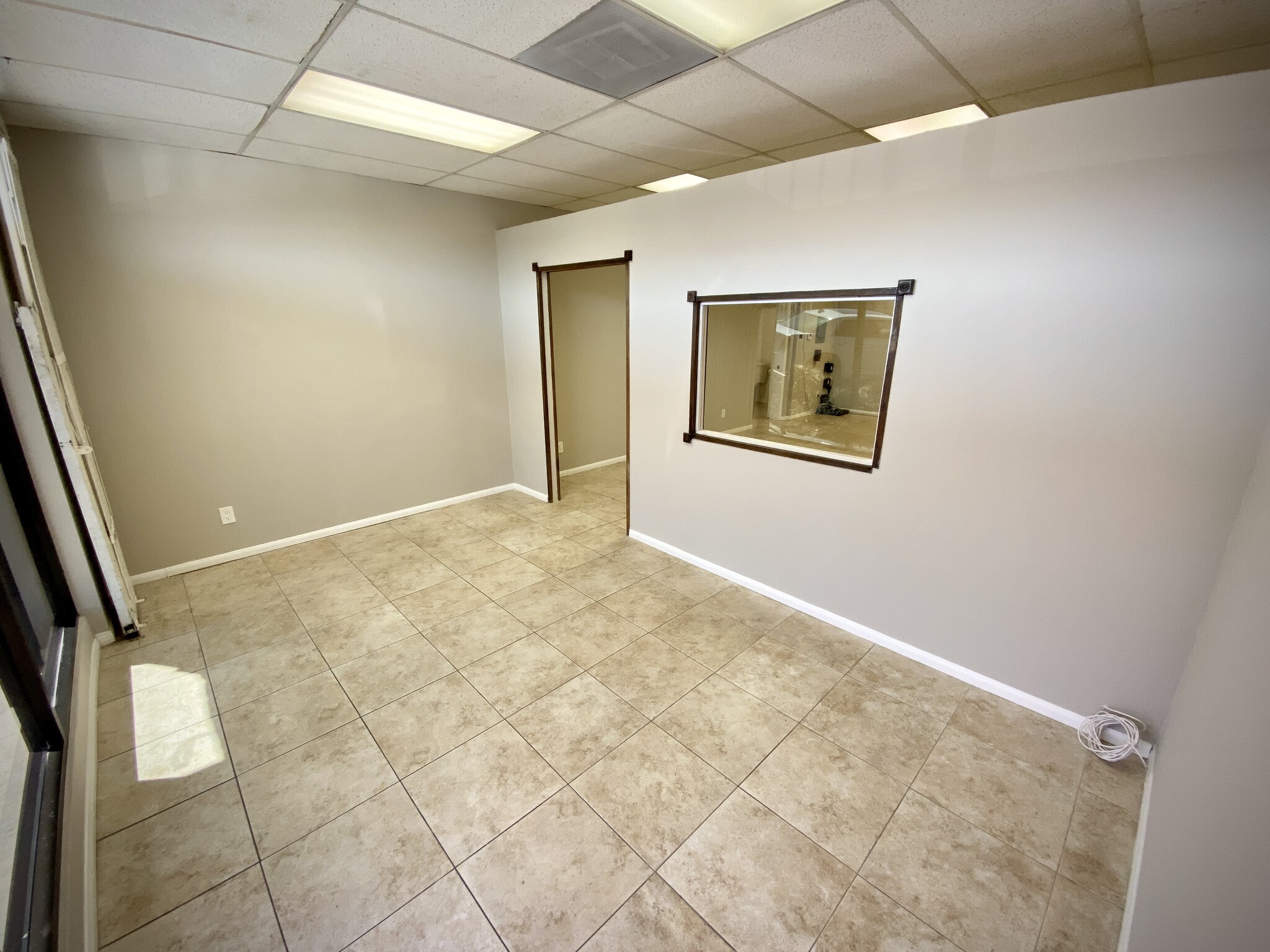 3857 Foothill Blvd, La Crescenta, CA à louer Photo intérieure– Image 1 sur 11
