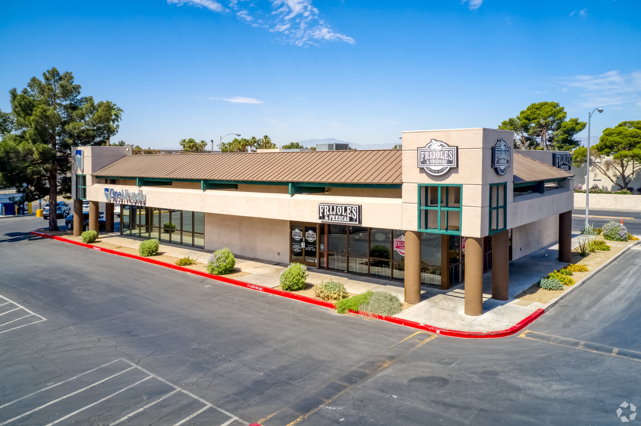 1292 S Nellis Blvd, Las Vegas, NV à vendre Photo principale– Image 1 sur 9