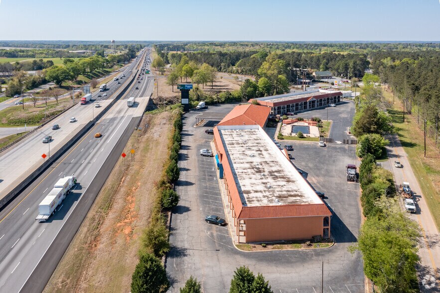 951 GA Highway 42 N, Forsyth, GA à louer - Photo de l’immeuble – Image 2 sur 3