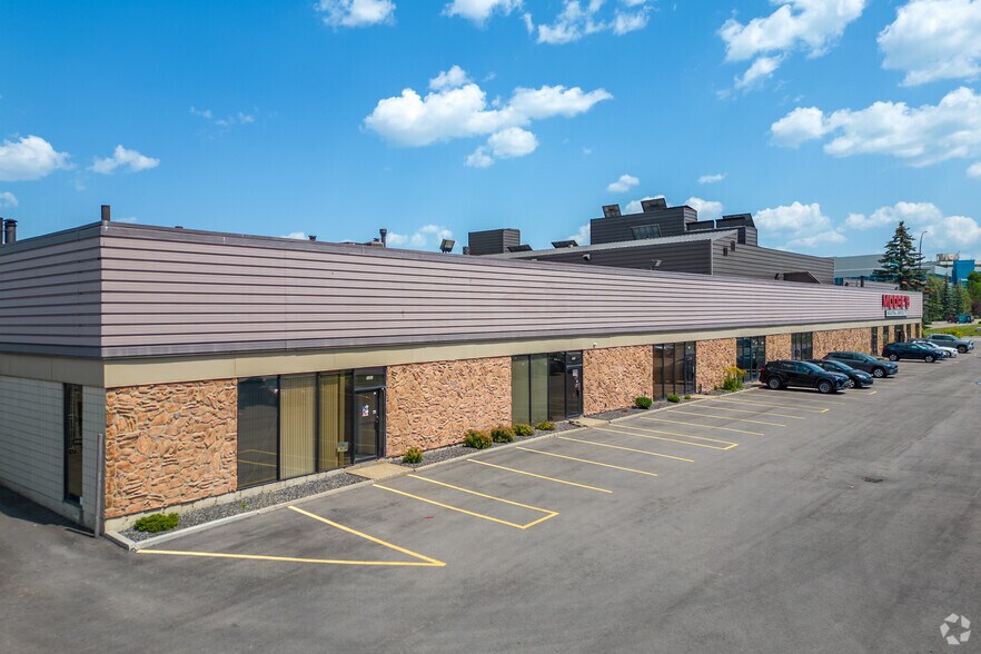 3333 23rd St NE, Calgary, AB à vendre - Photo de l’immeuble – Image 2 sur 5