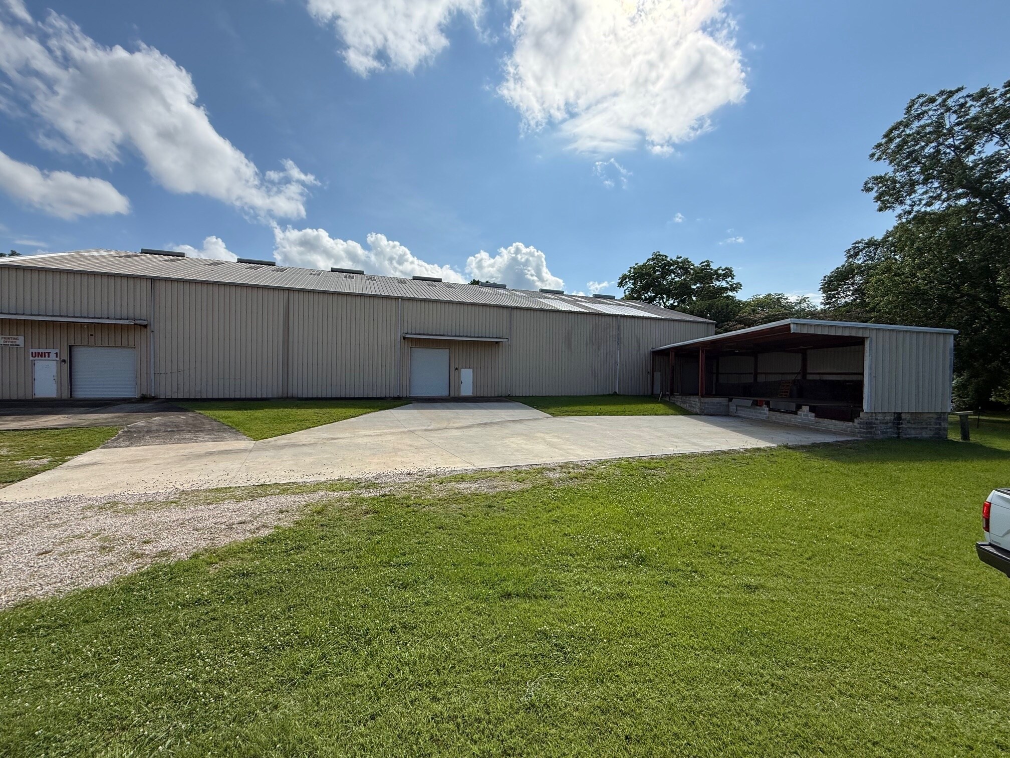 904 Geneva St, Opelika, AL à louer Photo principale– Image 1 sur 2