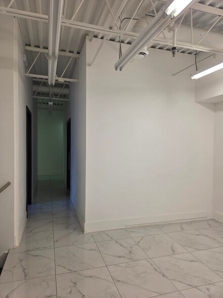 2337-2365 Rue Rue Guénette, Saint-Laurent, QC à vendre - Photo de l’immeuble – Image 2 sur 10