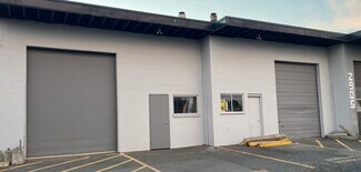 Plus de détails pour 2915-2925 Bridge St, Victoria, BC - Industriel/Logistique à vendre