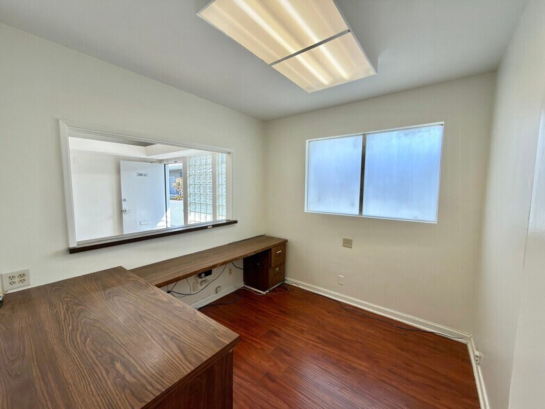 15216 Vanowen St, Van Nuys, CA à louer - Photo intérieure – Image 3 sur 7