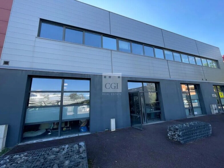 Local commercial dans Montbonnot-Saint-Martin à louer - Photo de l’immeuble – Image 1 sur 4