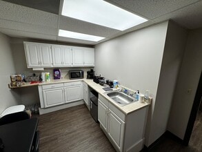 1170 W Kansas St, Liberty, MO à louer Photo intérieure– Image 1 sur 7