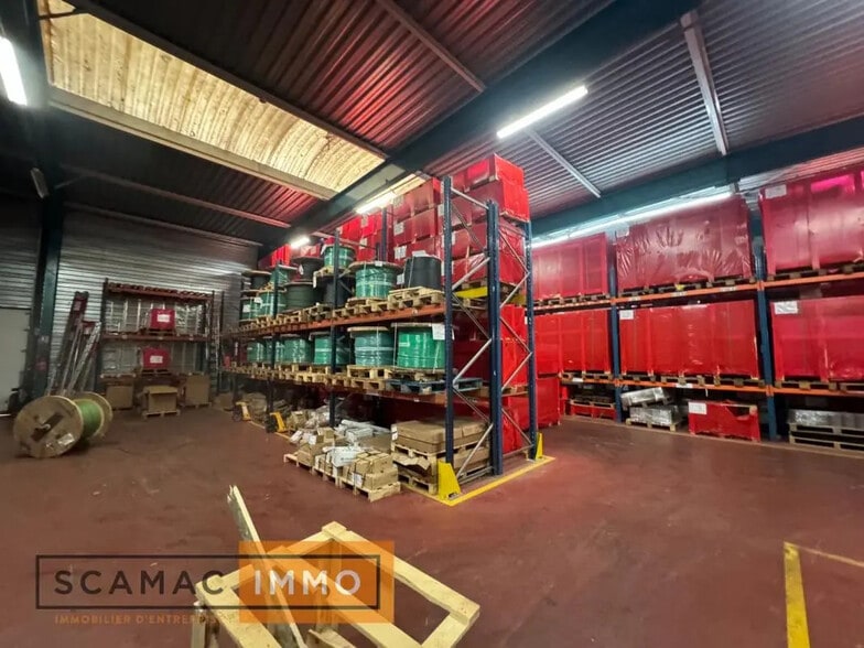 Local d'activités dans Lisses à vendre - Photo de l’immeuble – Image 2 sur 10