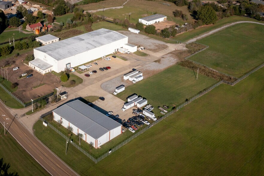 125 Watford Parkway Dr, Canton, MS à louer - Photo de l’immeuble – Image 3 sur 16