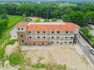 Plus de détails pour 640 E Mather St, New Braunfels, TX - Logement à vendre