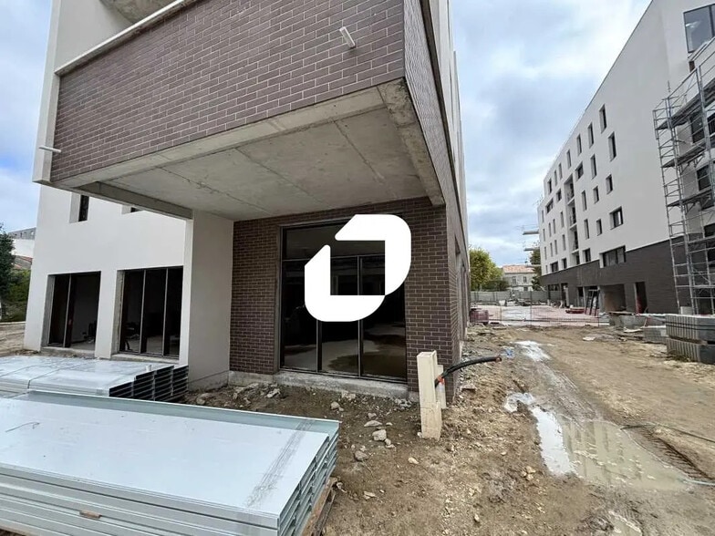 Local commercial dans Bordeaux à louer - Photo de l’immeuble – Image 2 sur 7