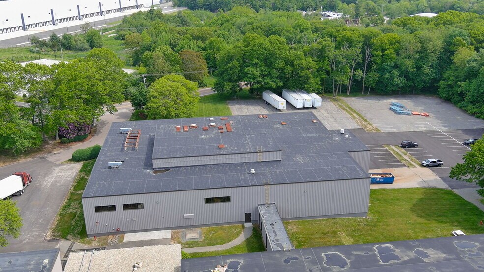 220 Highland St St, East Bridgewater, MA à louer - Photo de l’immeuble – Image 3 sur 7