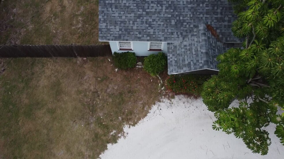 14255 Walsingham Rd, Largo, FL à vendre - Vidéo sur l’annonce professionnelle – Image 3 sur 12