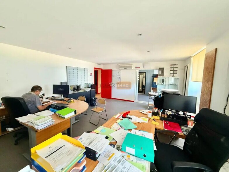 Bureau dans Le Muy à louer - Photo de l’immeuble – Image 3 sur 5