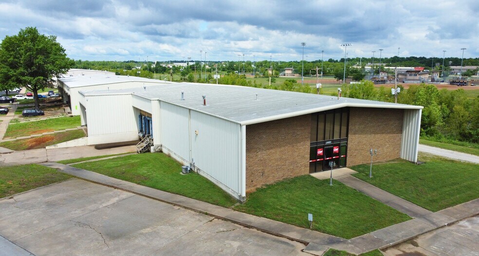 2000 N Dixieland Rd, Rogers, AR à louer - Photo de l’immeuble – Image 3 sur 10