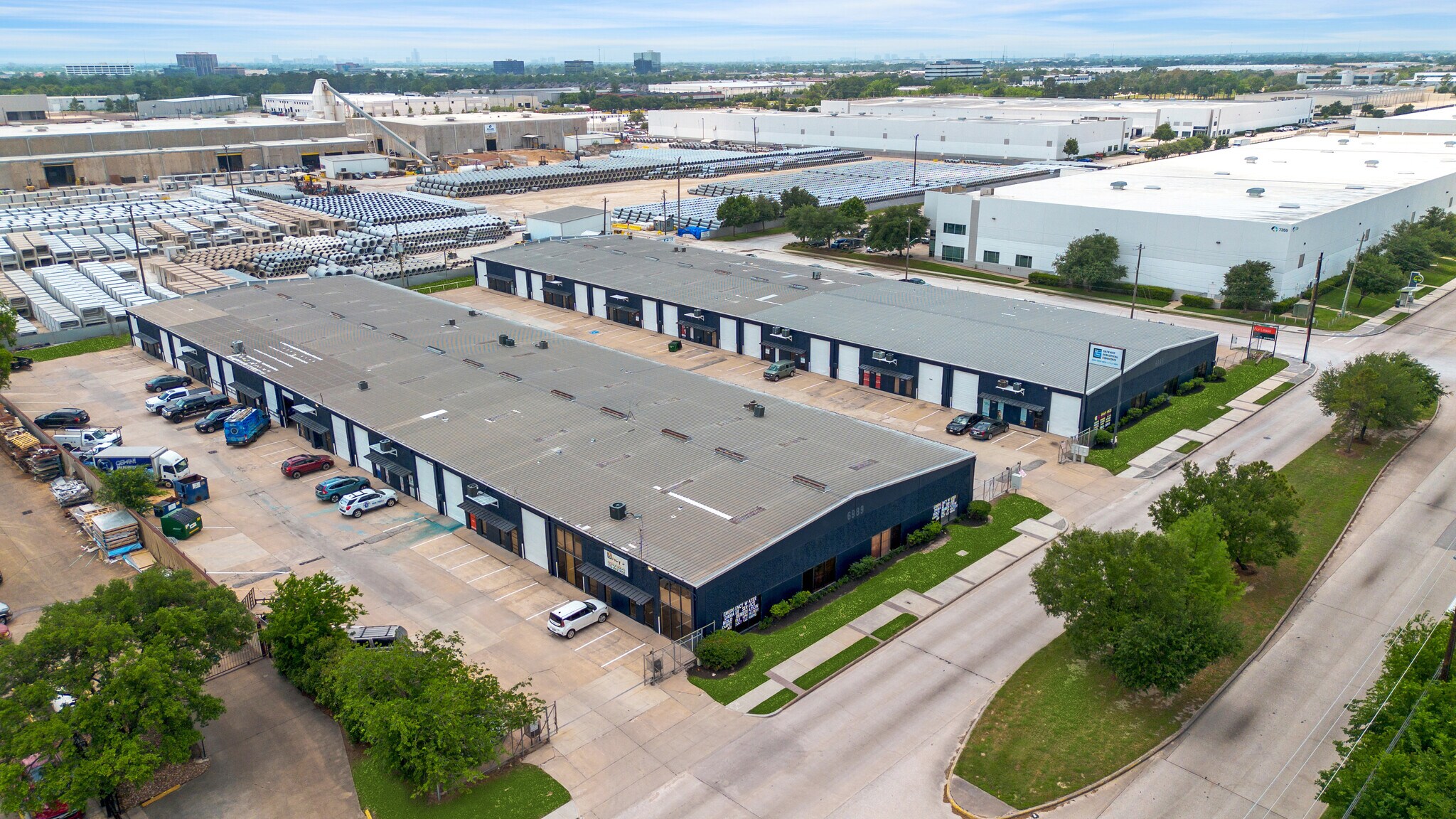 6989 W Little York Rd, Houston, TX à louer Photo de l’immeuble– Image 1 sur 65