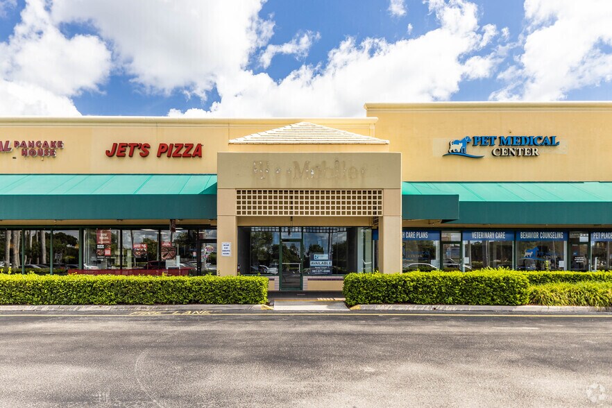 8903 W Glades Rd, Boca Raton, FL à louer - Photo de l’immeuble – Image 3 sur 20