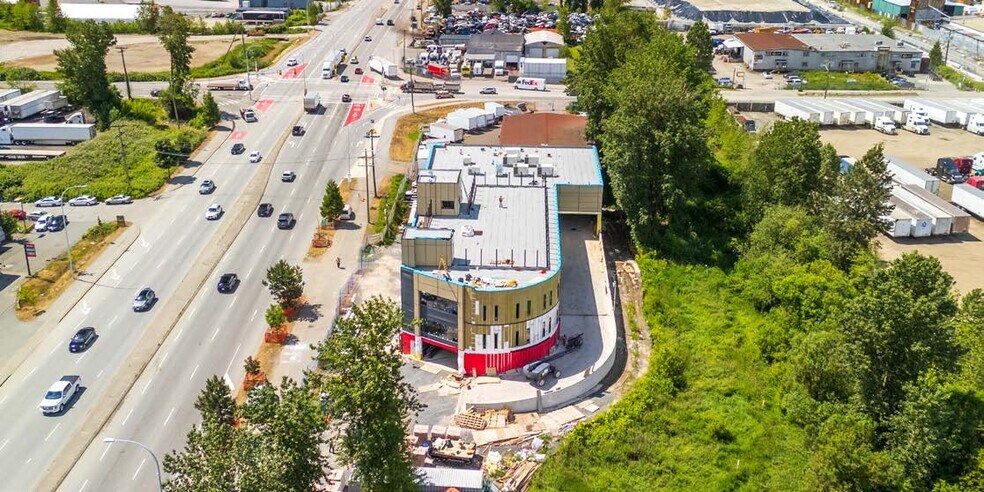 10867 Scott Rd, Surrey, BC à louer - Photo de la construction – Image 3 sur 6