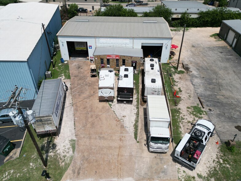 13802 Dragline Dr, Austin, TX à louer - Photo de l’immeuble – Image 2 sur 3