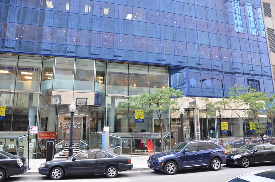 100 E Walton Pl, Chicago, IL à louer - Photo de l’immeuble – Image 2 sur 4
