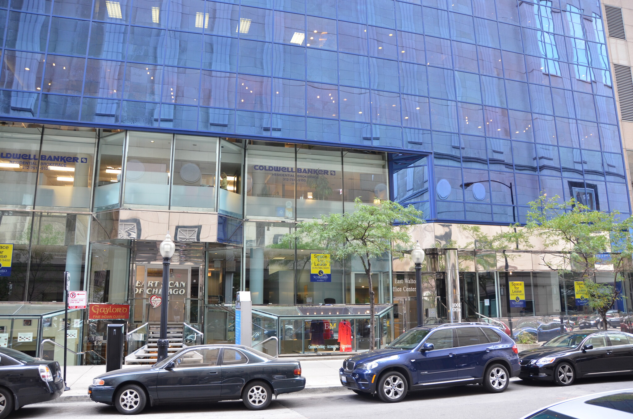 100 E Walton Pl, Chicago, IL à louer Photo de l’immeuble– Image 1 sur 5