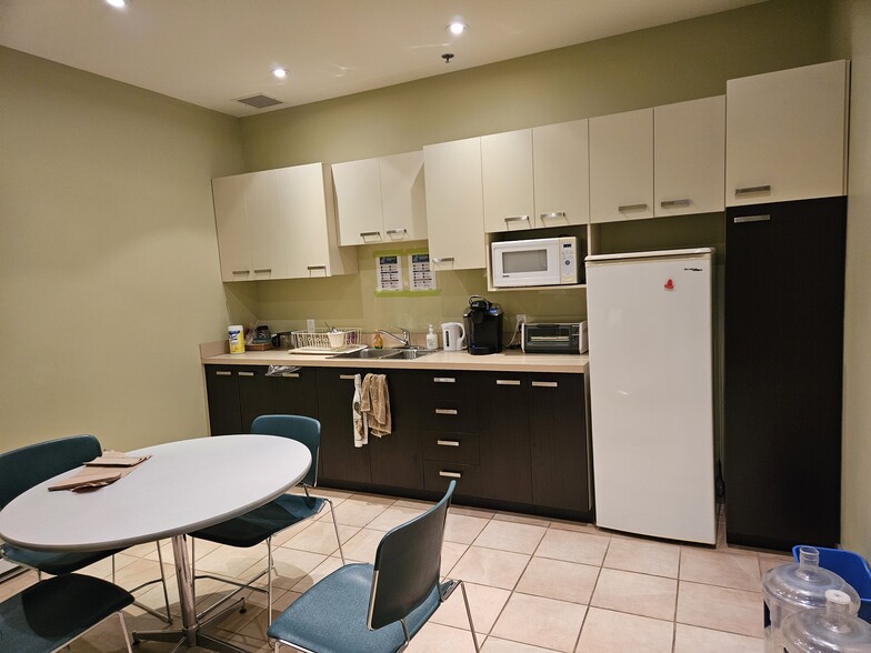 25 Rue Saint-Jacques, Montréal, QC à vendre - Photo de l’immeuble – Image 3 sur 9