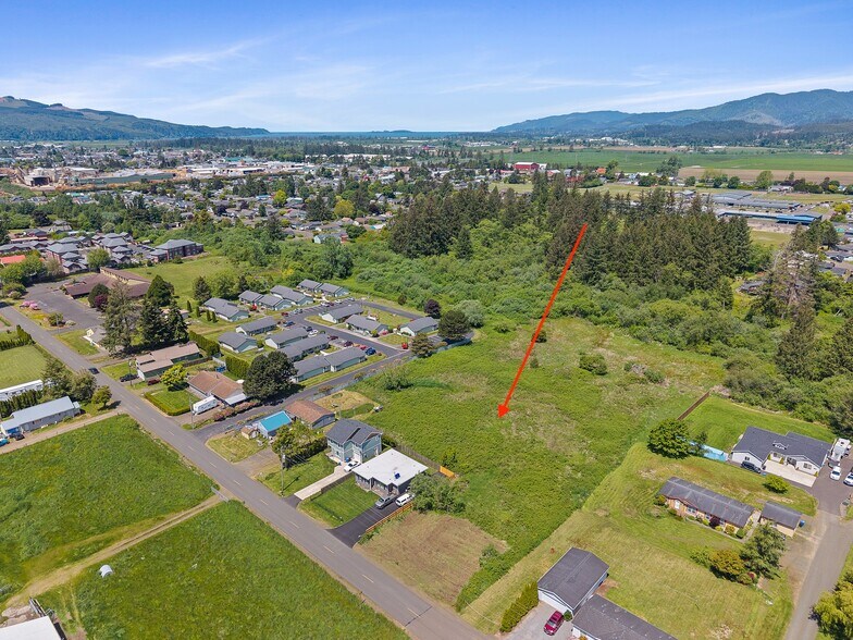 4006 12th St, Tillamook, OR à vendre - Photo de l’immeuble – Image 3 sur 6