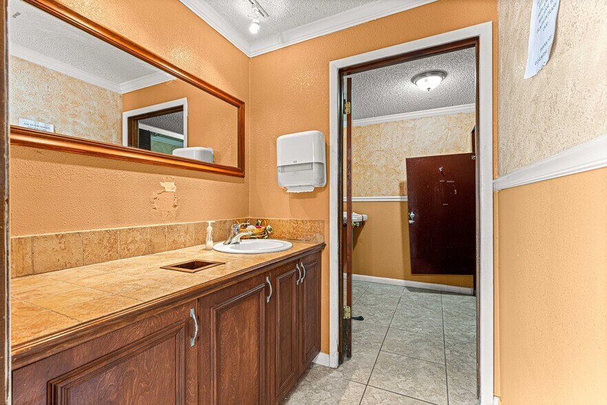 484 Emerald Rd, Ocala, FL à vendre - Photo de l’immeuble – Image 3 sur 49