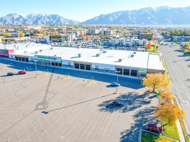 2010 N Main St, Layton, UT à louer - Photo de l’immeuble – Image 2 sur 7