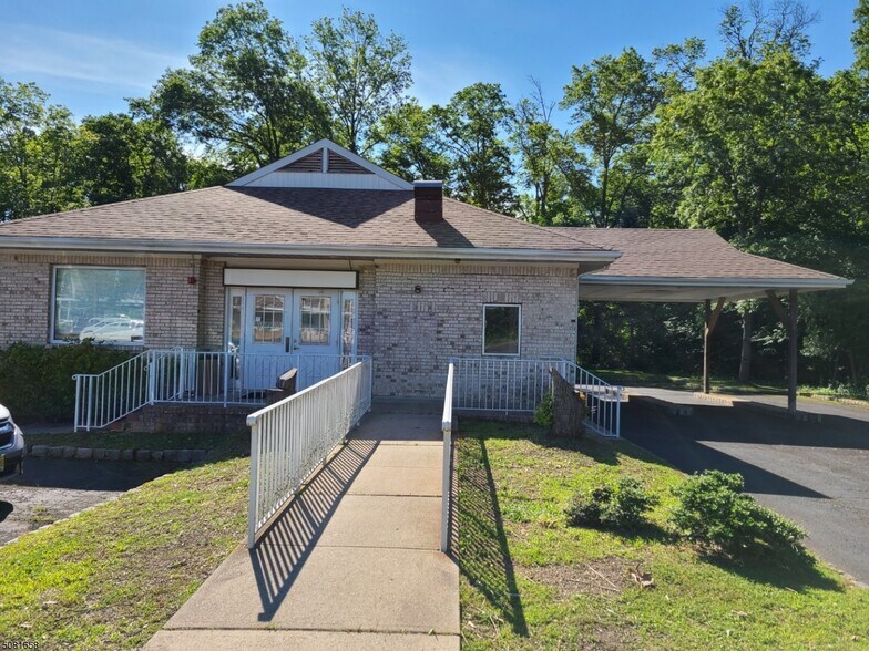 340 S Branch Rd, Hillsborough, NJ à louer - Photo de l’immeuble – Image 3 sur 16
