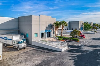 Plus de détails pour 2101-2131 Park Central Blvd N, Pompano Beach, FL - Industriel/Logistique à louer