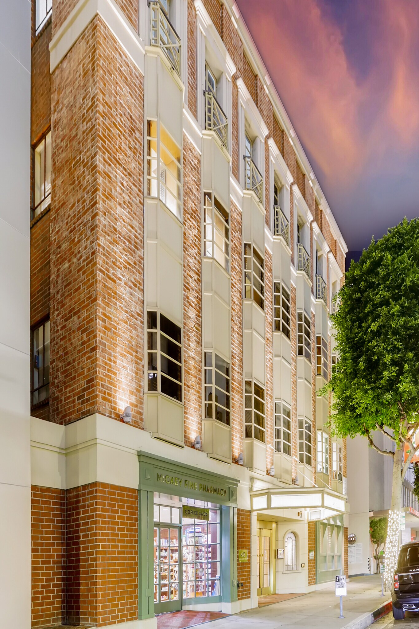 435 N Roxbury Dr, Beverly Hills, CA à louer Photo principale– Image 1 sur 6