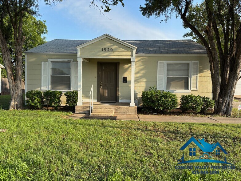 1920 Pecos St, San Angelo, TX à louer - Photo de l’immeuble – Image 1 sur 19