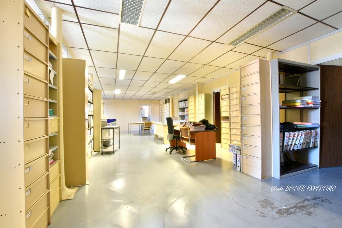 Bureau dans Marseille à louer Photo de l’immeuble– Image 1 sur 12