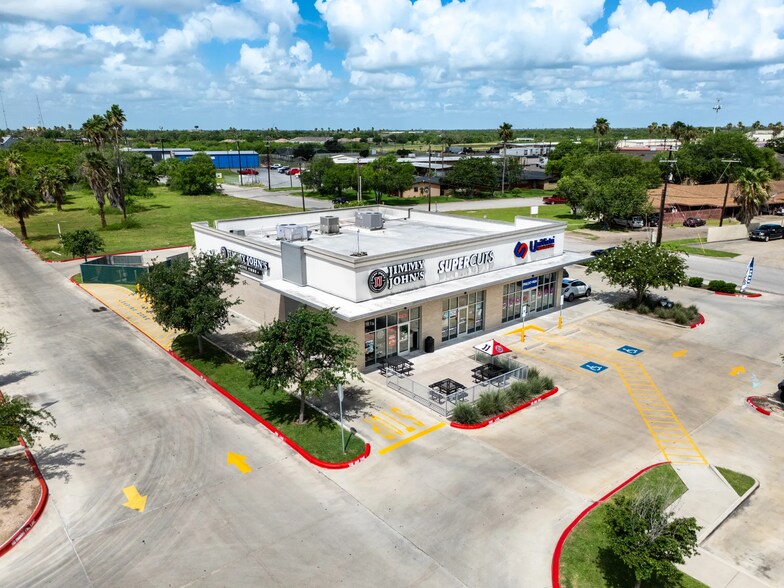 1802 S 77 Sunshine Strip, Harlingen, TX à vendre - Photo de l’immeuble – Image 3 sur 11