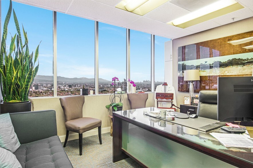2080 Century Park E, Los Angeles, CA à louer - Photo intérieure – Image 2 sur 38