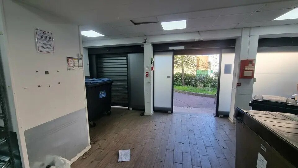 Local commercial dans Colombes à vendre - Photo de l’immeuble – Image 2 sur 7